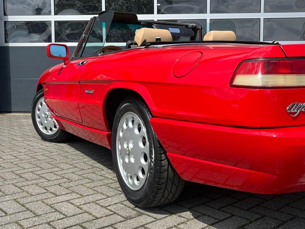 Alfa romeo Spider | 1990 |, Auto's, Alfa Romeo, Voorwielaandrijving, 1963 cc, Beige, 4 cilinders
