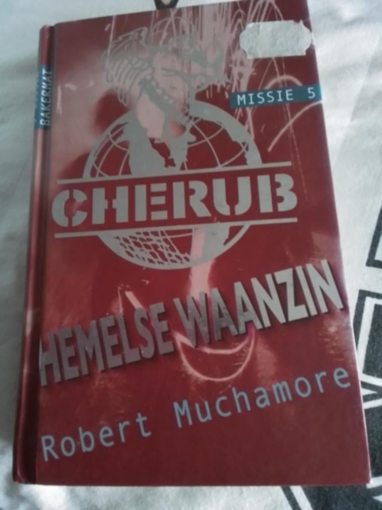 CHERUB: Missie 5 - Hemelse Waanzin - Robert Muchamore, Ophalen of Verzenden, Gelezen, Robert Muchamore, Fictie