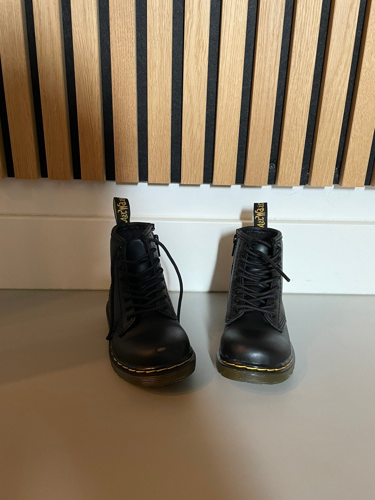 Dr martens maat 23, Ophalen of Verzenden, Zo goed als nieuw, Meisje, Schoenen