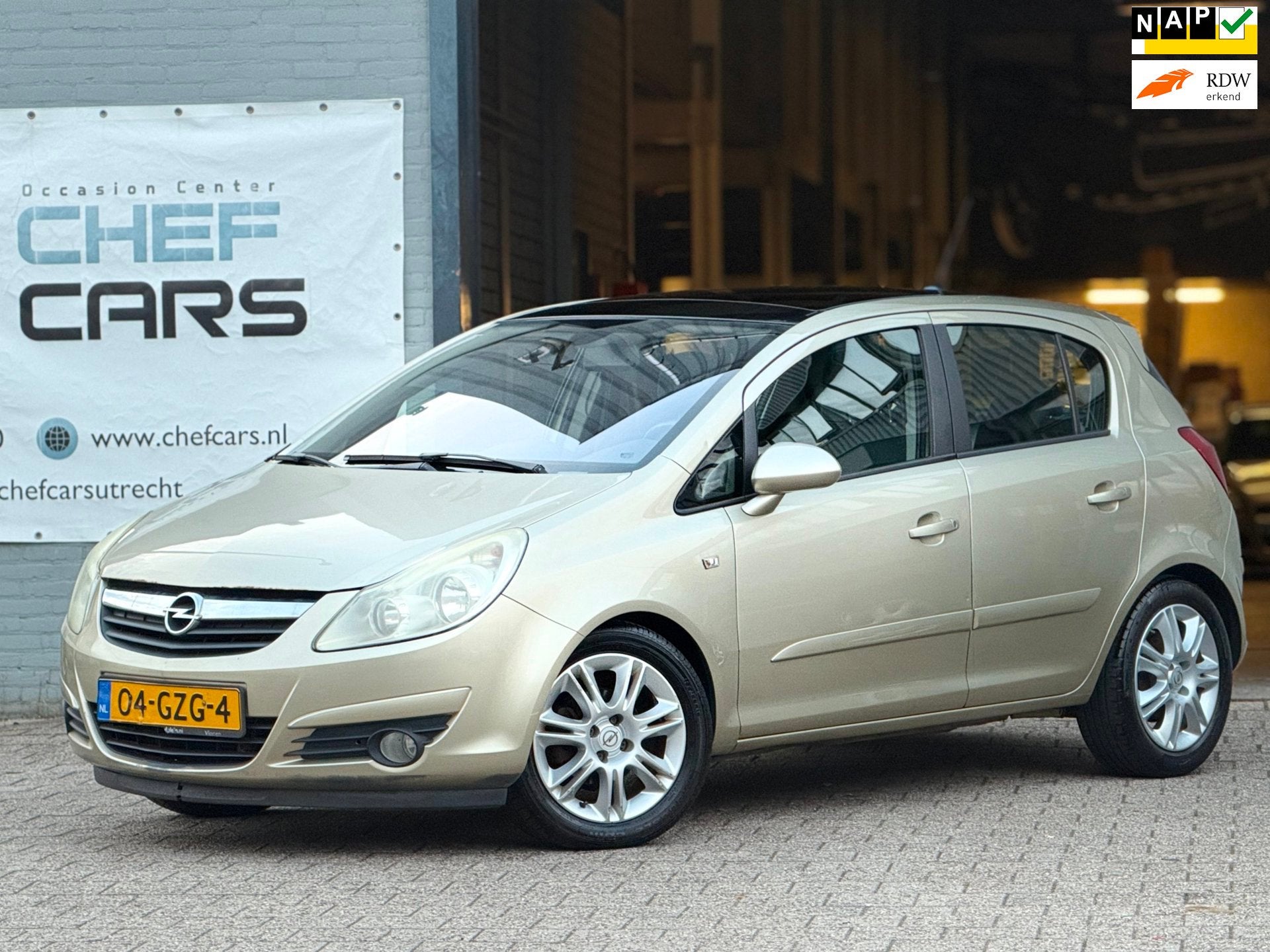 Opel Corsa 1.4|NAP|NIEUWEAPK|AIRCO|PANO|PDC|CRUISE|HALFLEER!, Auto's, 1063 kg, Gebruikt, Zwart, 4 cilinders
