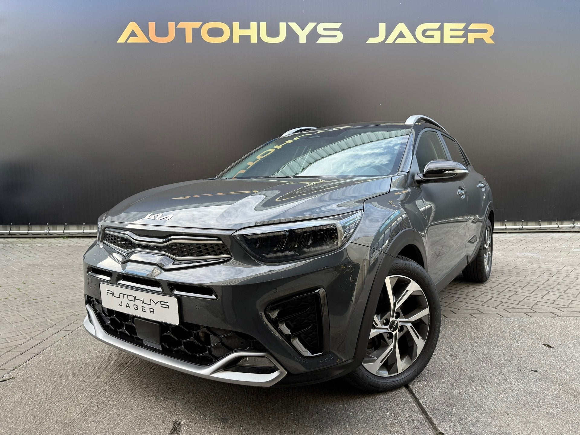 Kia Stonic 1.0 T-GDi MHEV GT-PlusLine|Automaat|Carplay, Auto's, Kia, 1160 kg, Gebruikt, Zwart, Leder en Stof