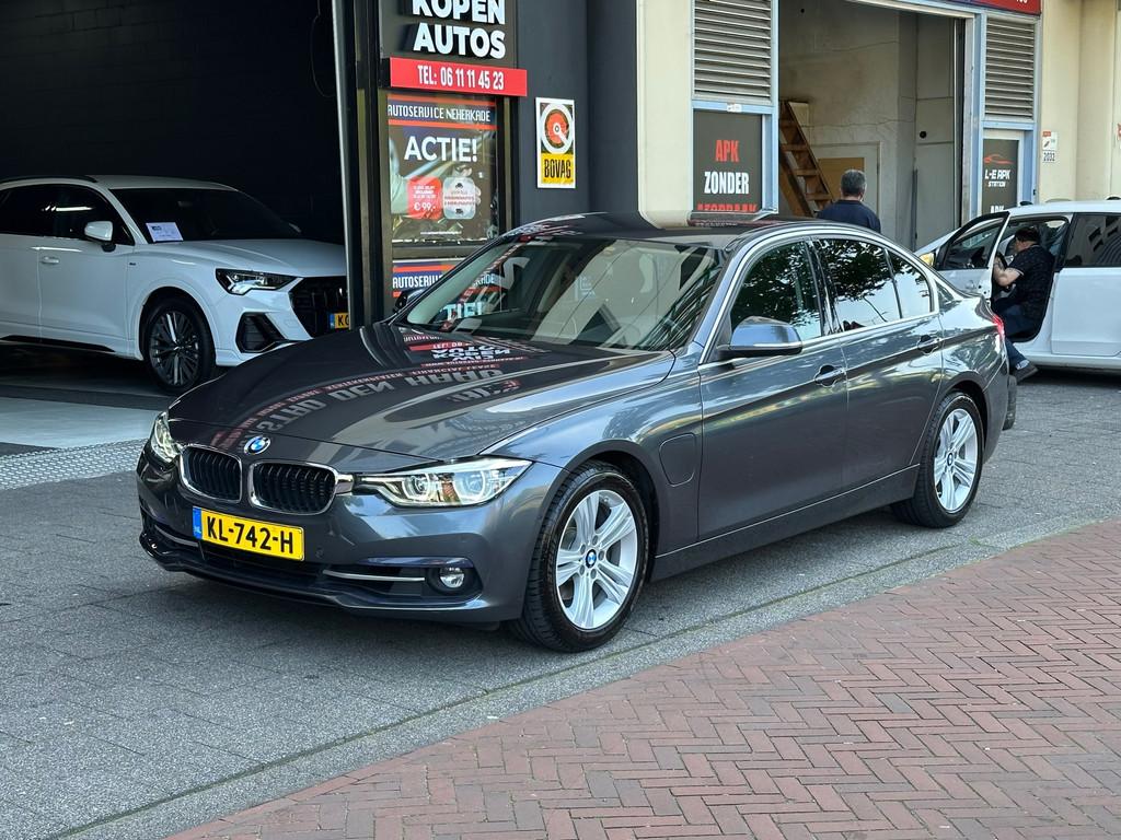 BMW 3-serie 330e Centennial High Executive Leer Navi Camera, Auto's, Automaat, 1998 cc, Achterwielaandrijving, Gebruikt