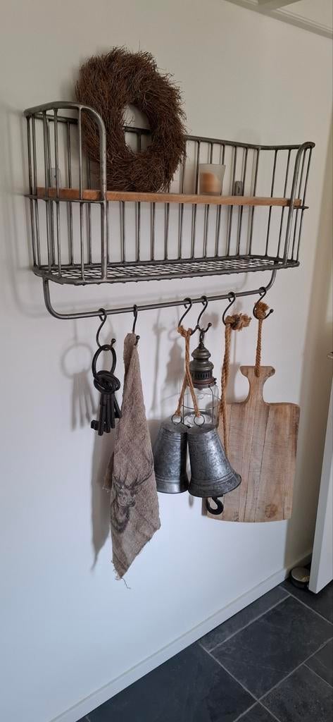 Stoer industrieel wandrek / bakkersrek incl. accessoires €40, Ophalen, Zo goed als nieuw
