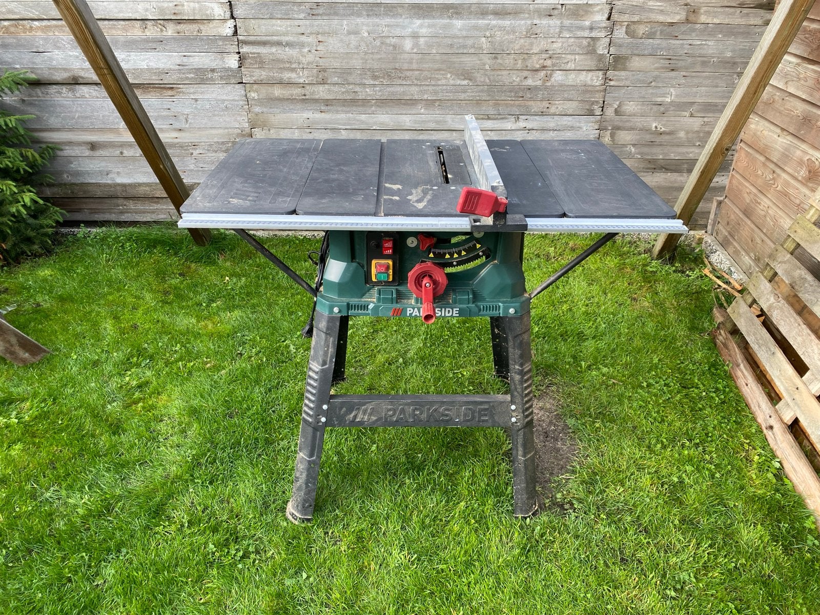 Parkside Tafelzaag - Krachtige Cirkelzaag voor Houtbewerking, Ophalen, Gebruikt, Cirkelzaag, 70 mm of meer