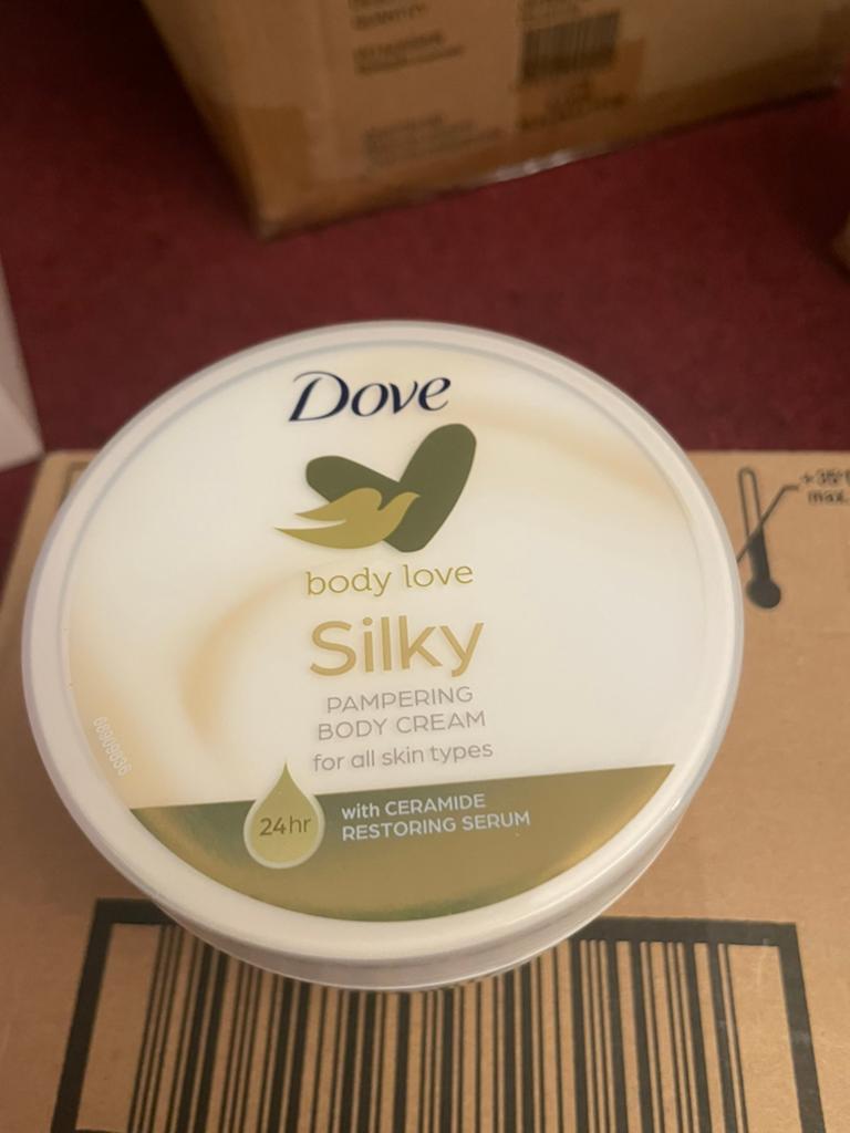 4 stuks is doos Dove Body Cream NIEUW, Ophalen, Nieuw, Bodylotion, Crème of Olie