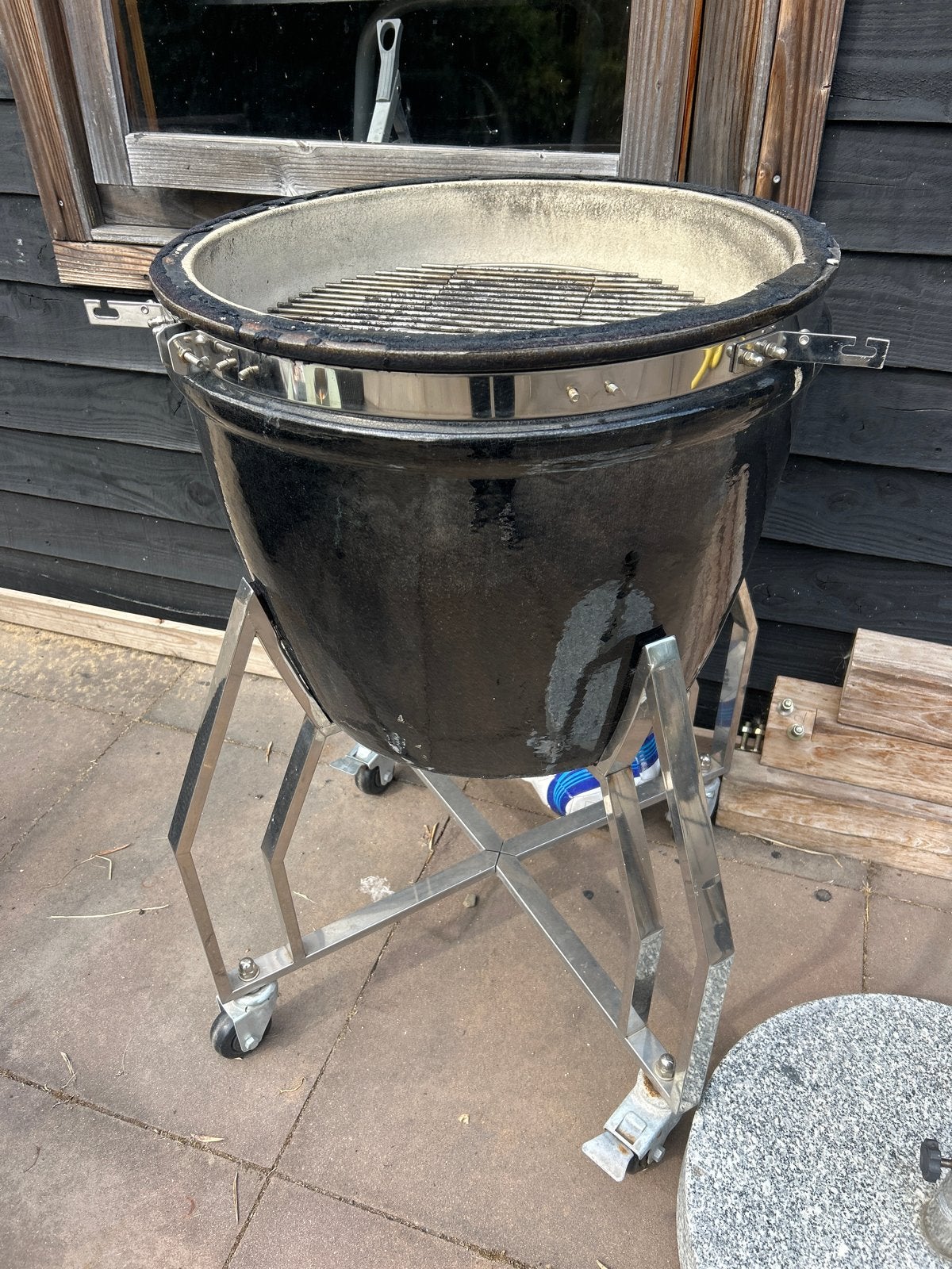 Kamado XL zonder deksel op verrijdbaar onderstel, Ophalen, Gebruikt