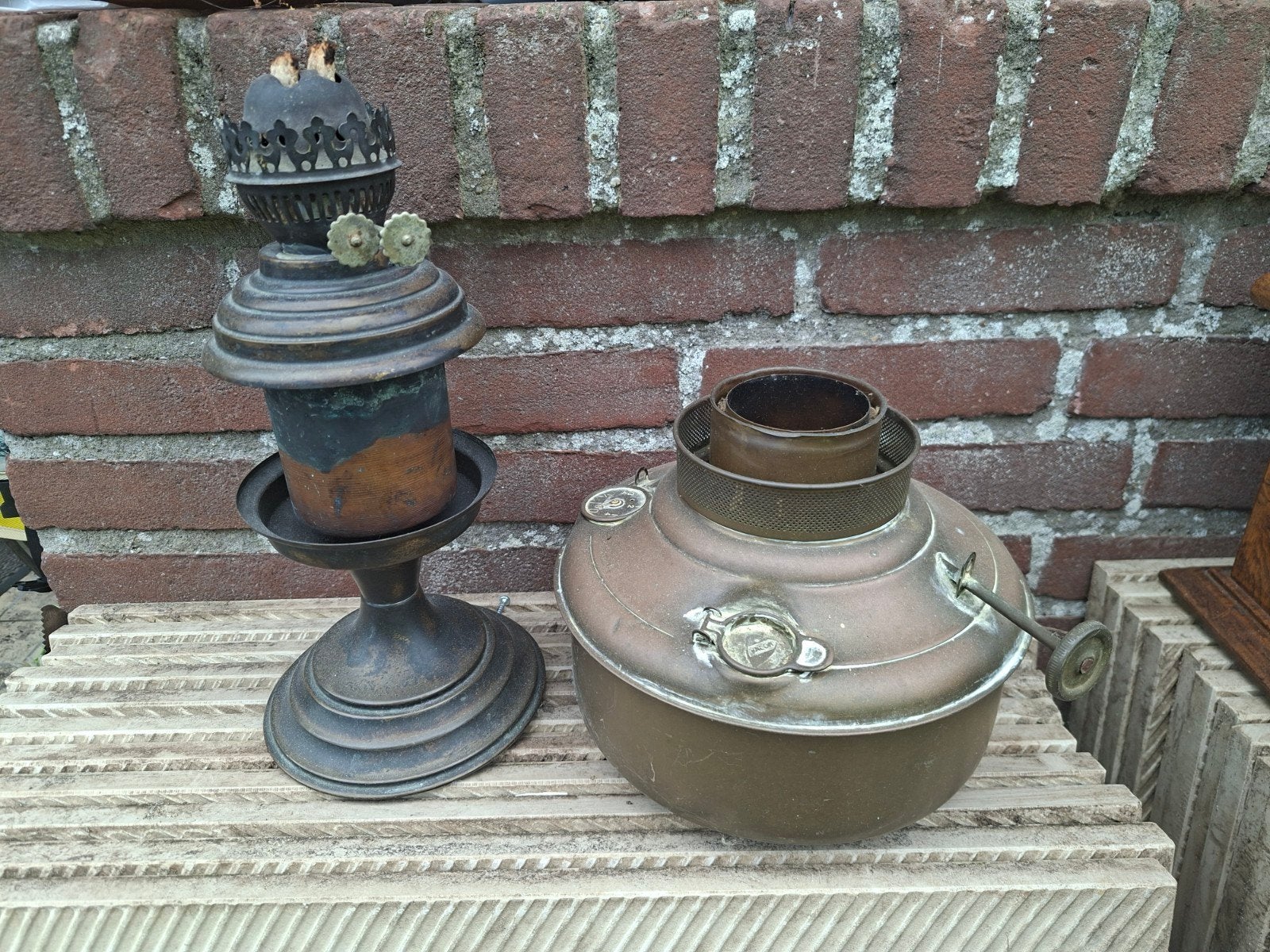 Oude lamp onderdelen of voor decoratie, Ophalen
