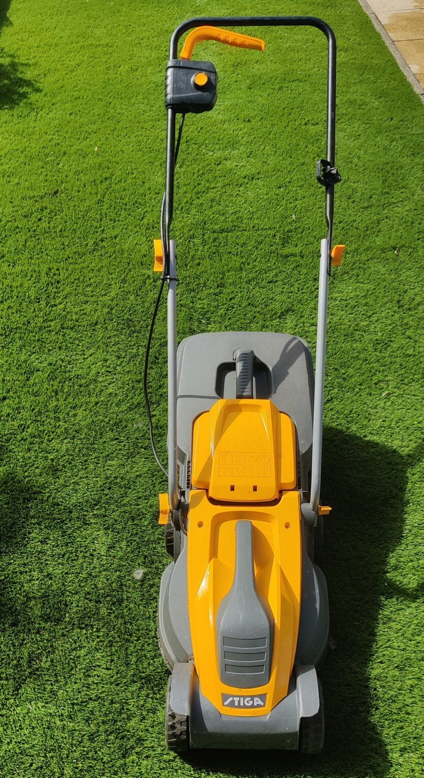 Grasmaaier Electrisch merk stiga, Ophalen, Gebruikt