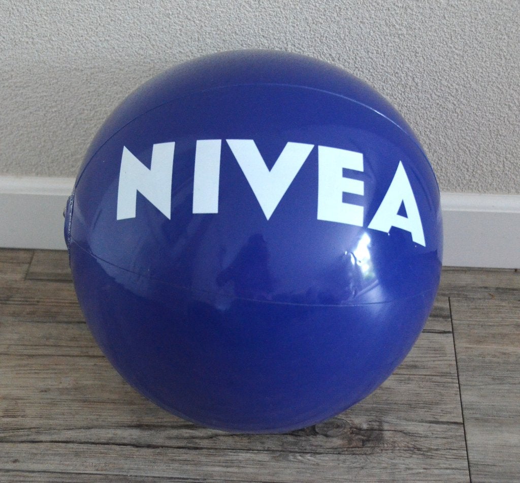 Nivea opblaasbare strandbal blauw 30cm, Ophalen of Verzenden, Nieuw