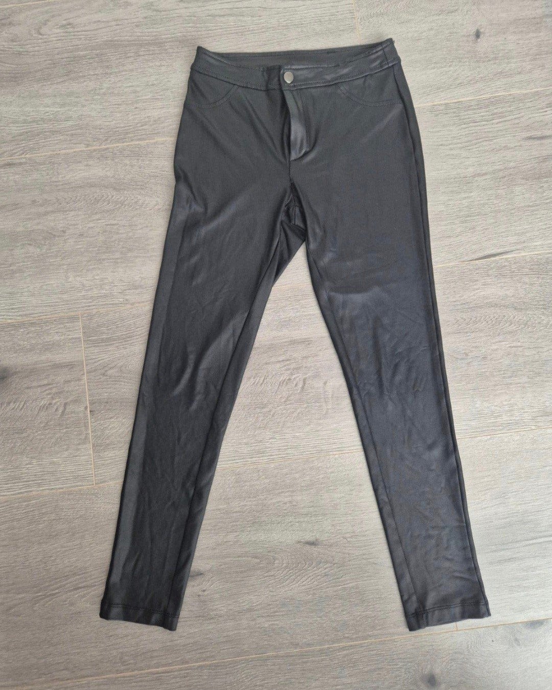 Mango Basics Zwarte Coated Broek / Faux Leer Tregging – XS, Mango, Zwart, Ophalen of Verzenden, Zo goed als nieuw