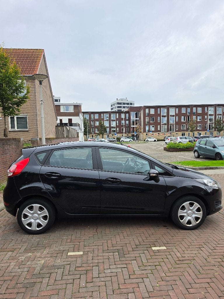 Foto 2 van Ford Fiësta 1.0 48KW/65PK 5D 2014 Zwart