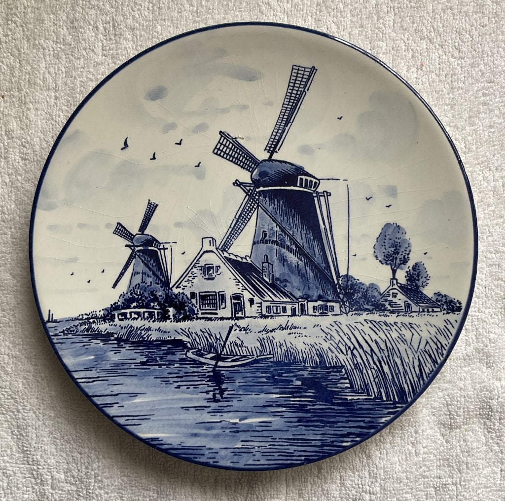 Landschap met 2 Molens aan water op Delfts blauw bord., Antiek en Kunst, Ophalen of Verzenden