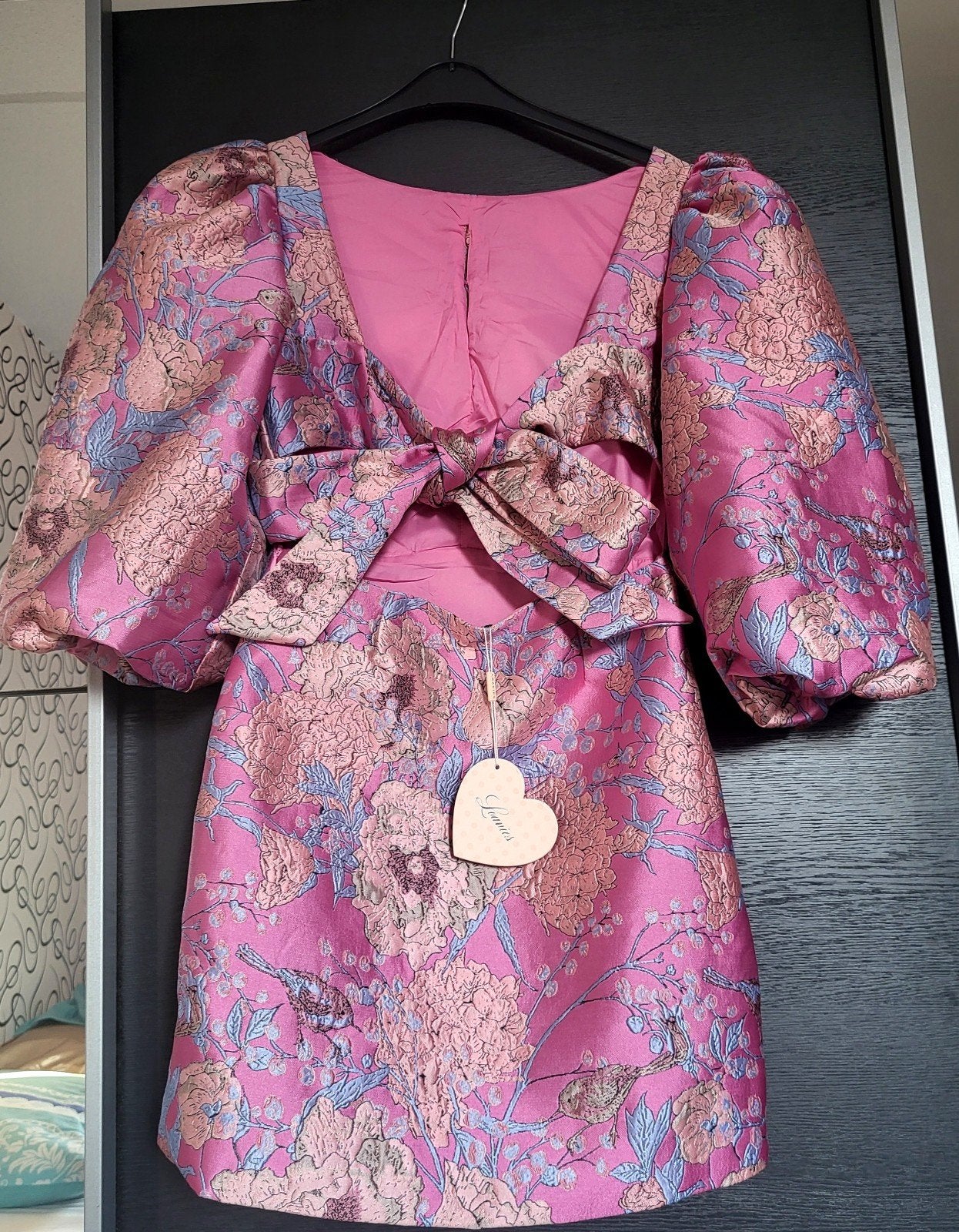 NIEUW Roze Jacquard jurk met bloemenprint en strikje 
EUR 6, Maat 42/44 (L), Nieuw, Cocktailjurk, Ophalen of Verzenden