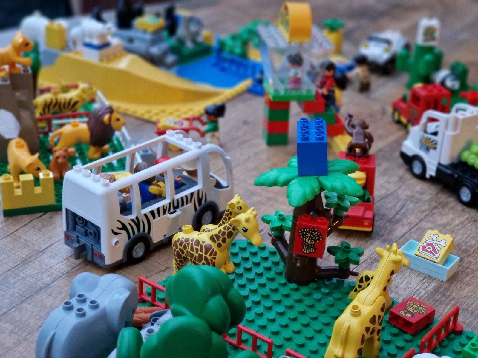 Uitgebreide Duplo Dierentuin met veel dieren en toebehoren, Ophalen of Verzenden, Gebruikt, Overige merken