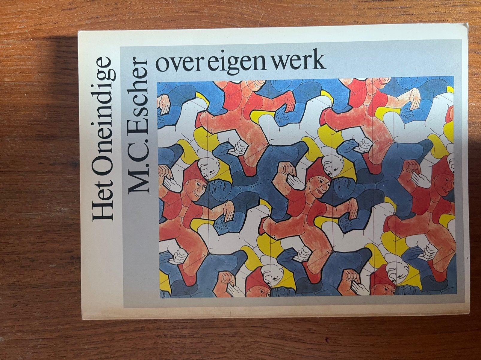 M C Escher Het oneindige, Ophalen of Verzenden, Zo goed als nieuw