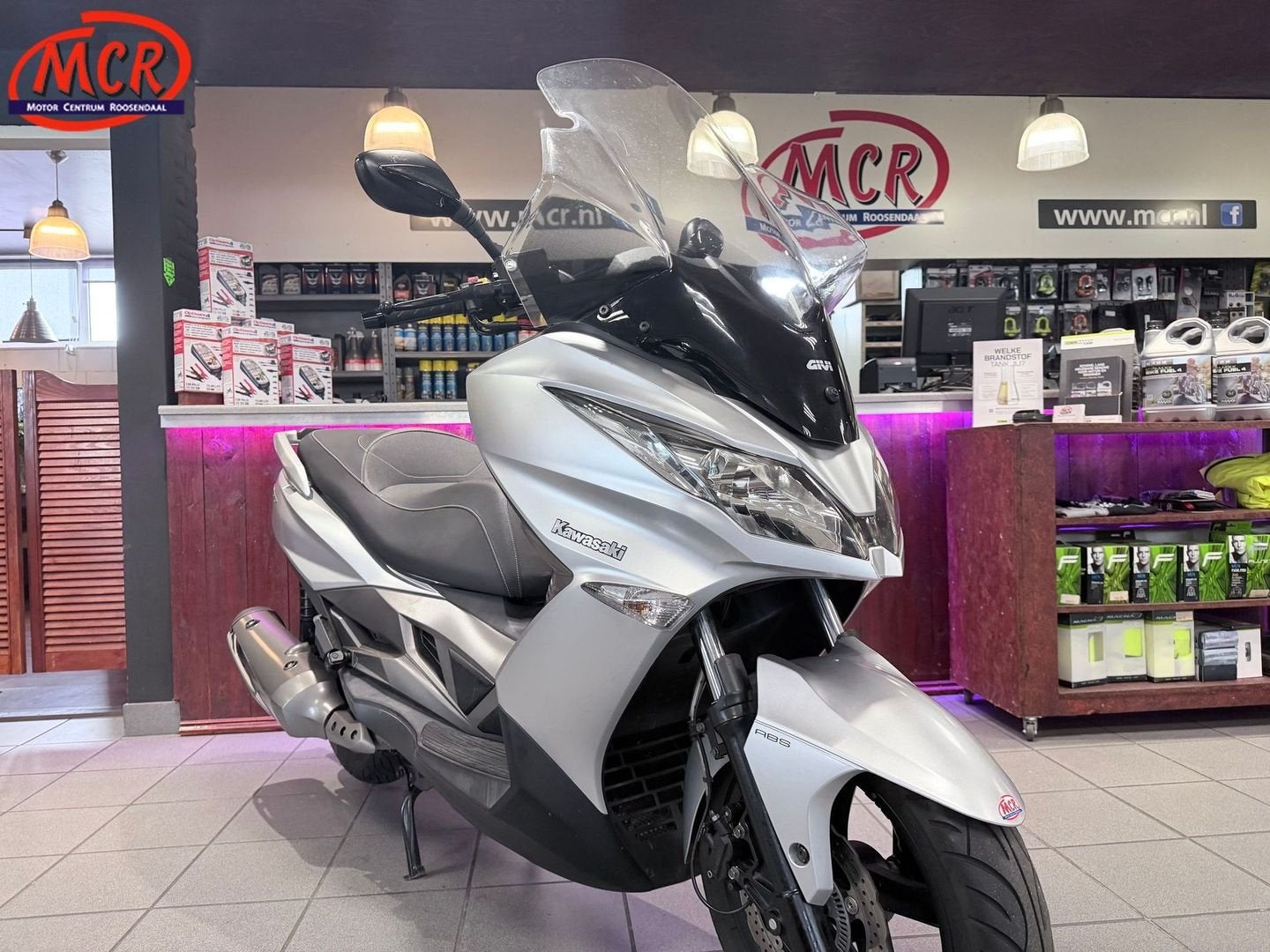 KAWASAKI J 300 (bj 2014) J300 motorscooter, Motoren, Motoren | Kawasaki, Scooter, 12 t/m 35 kW, Minimaal motorrijbewijs A1