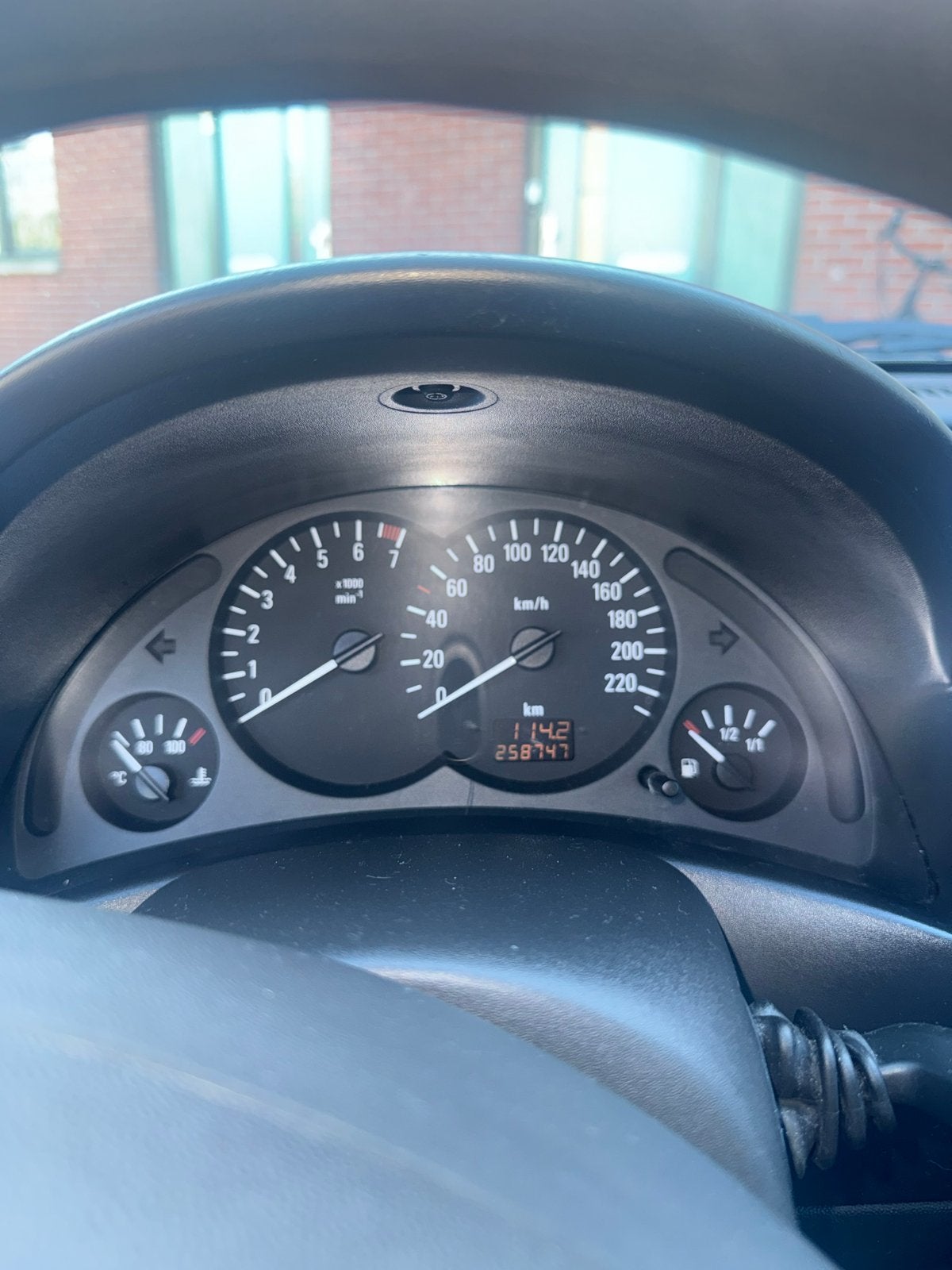 Opel Corsa 1.2 16V Twinport 3D 2005 Grijs, Auto's, Voorwielaandrijving, 450 kg, 31 €/maand, 4 cilinders