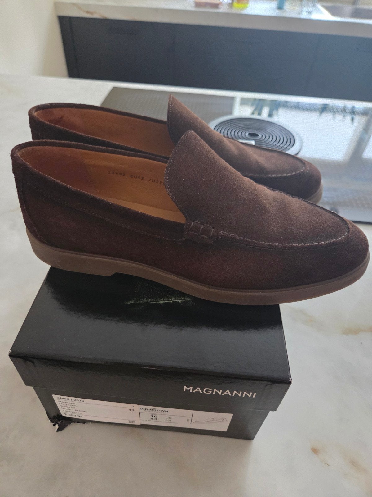 Magnanni heren loafers - donkerbruin suède, Ophalen of Verzenden, Zo goed als nieuw, Bruin, Loafers