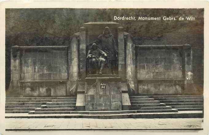 301-184-001 Dordrecht Monument Gebr de Witt, Verzenden, Voor 1920, Zuid-Holland