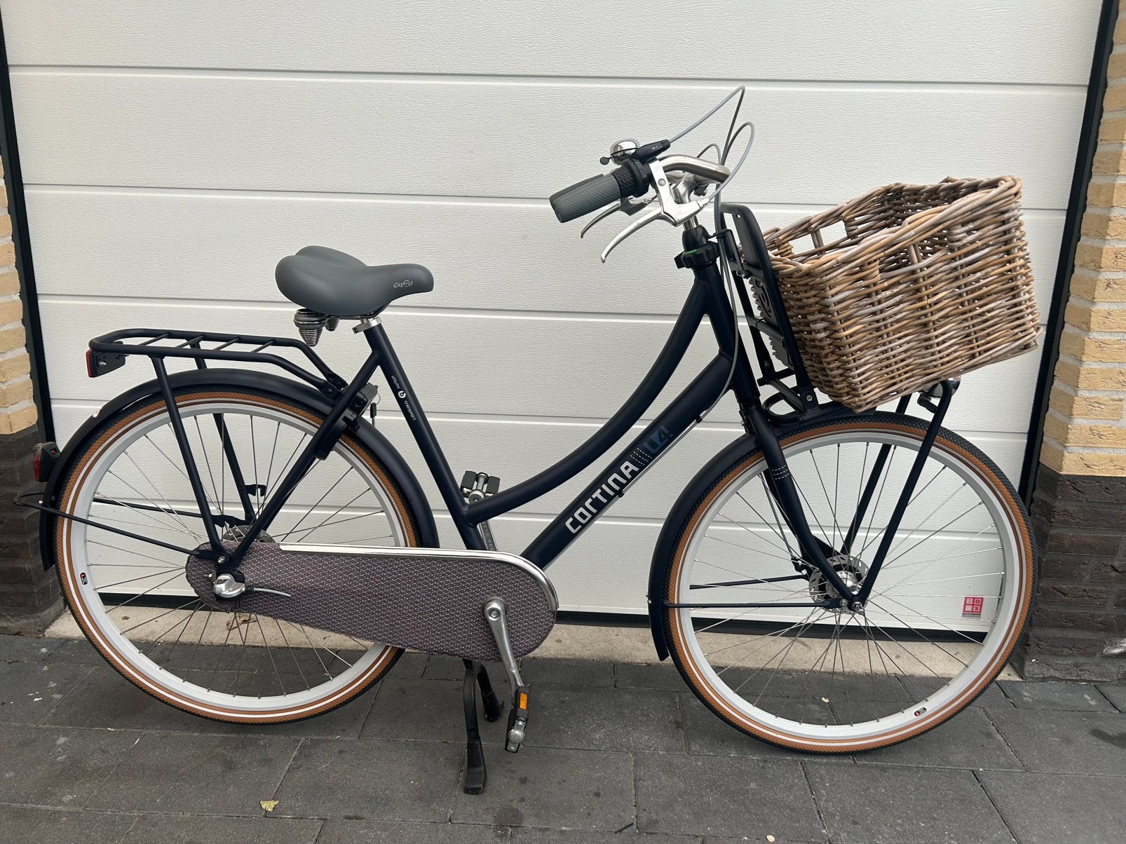 Cortina U4 Dark Blue Damesfiets Z.G.A.N., Fietsen en Brommers, Versnellingen, 56 cm of meer, Zo goed als nieuw, Trommelrem