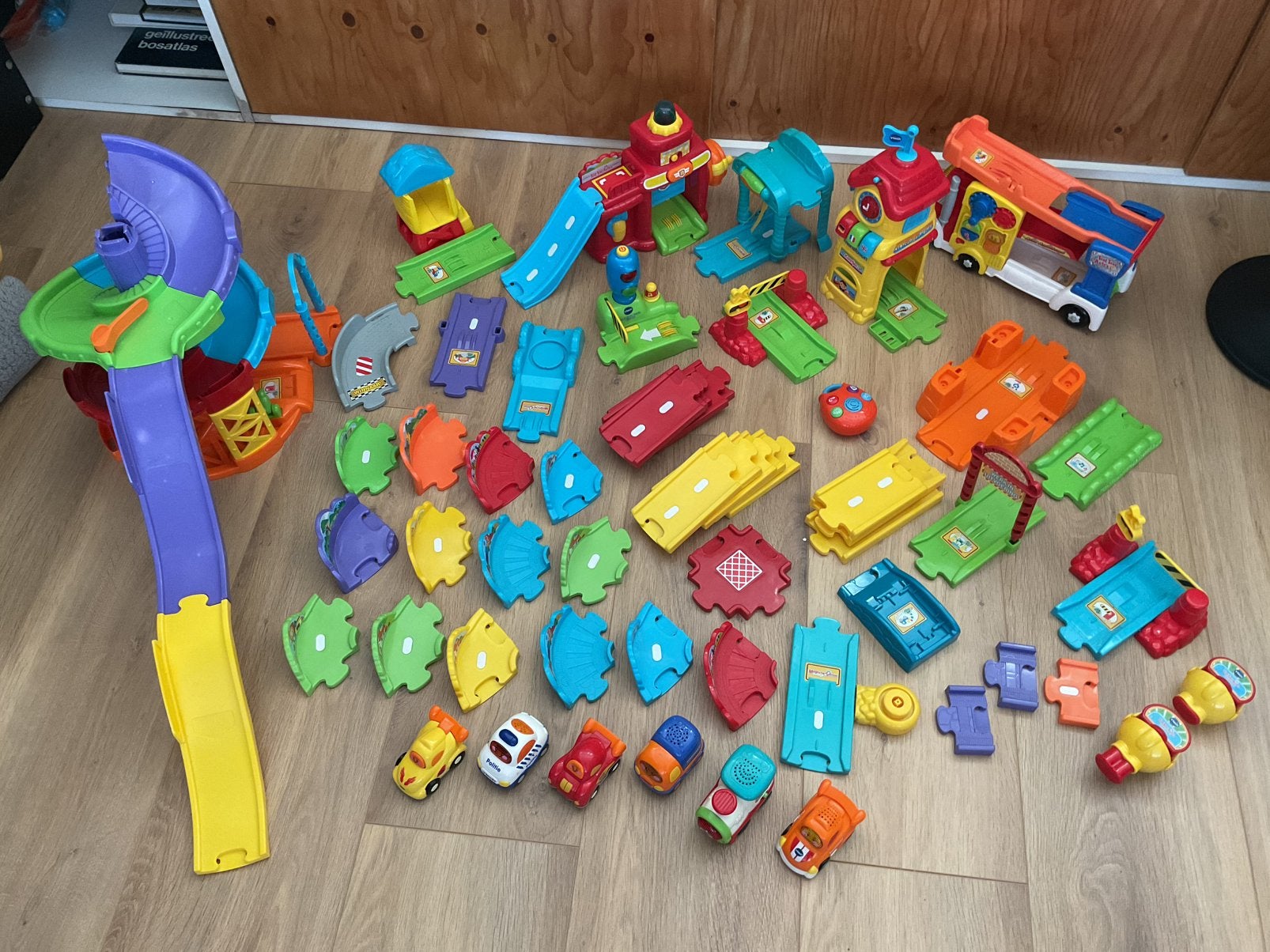 Te koop vtech toet toet auto speelset, Ophalen, Zo goed als nieuw, 2 tot 4 jaar