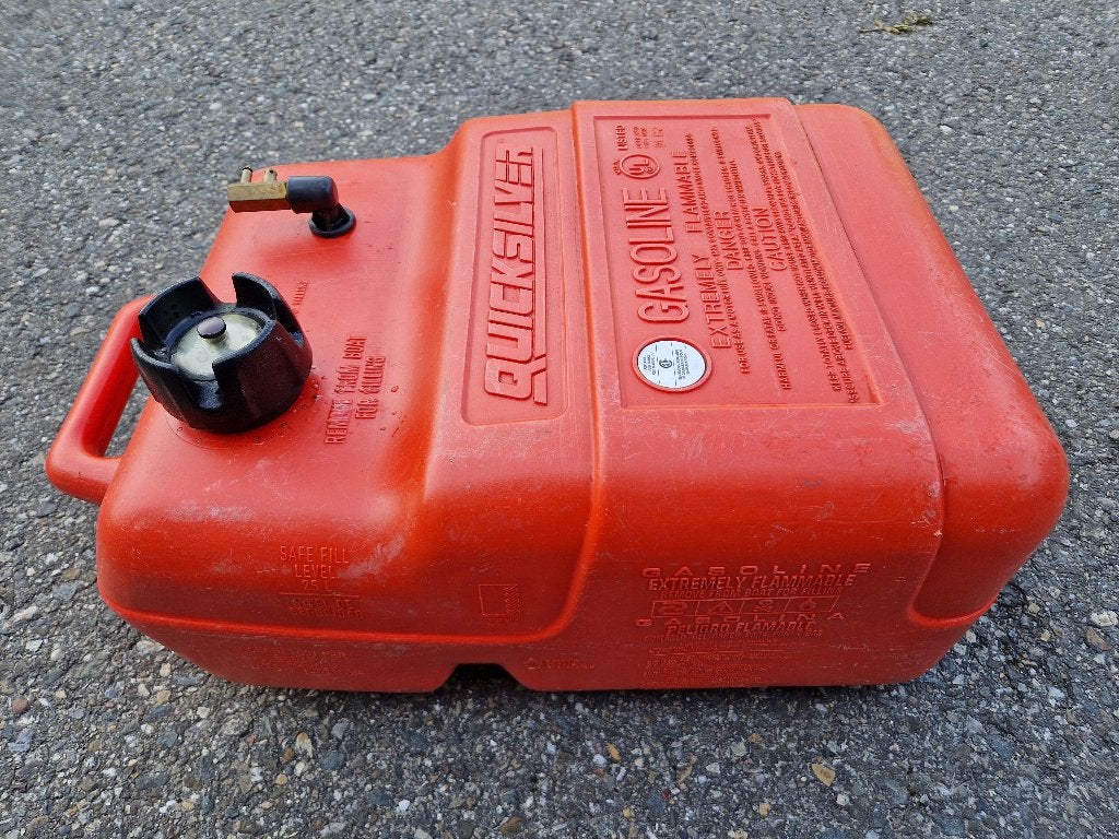QUICKSILVER 25 liter kunststof benzine tank brandstoftank, Ophalen, Zo goed als nieuw, Motor en Techniek
