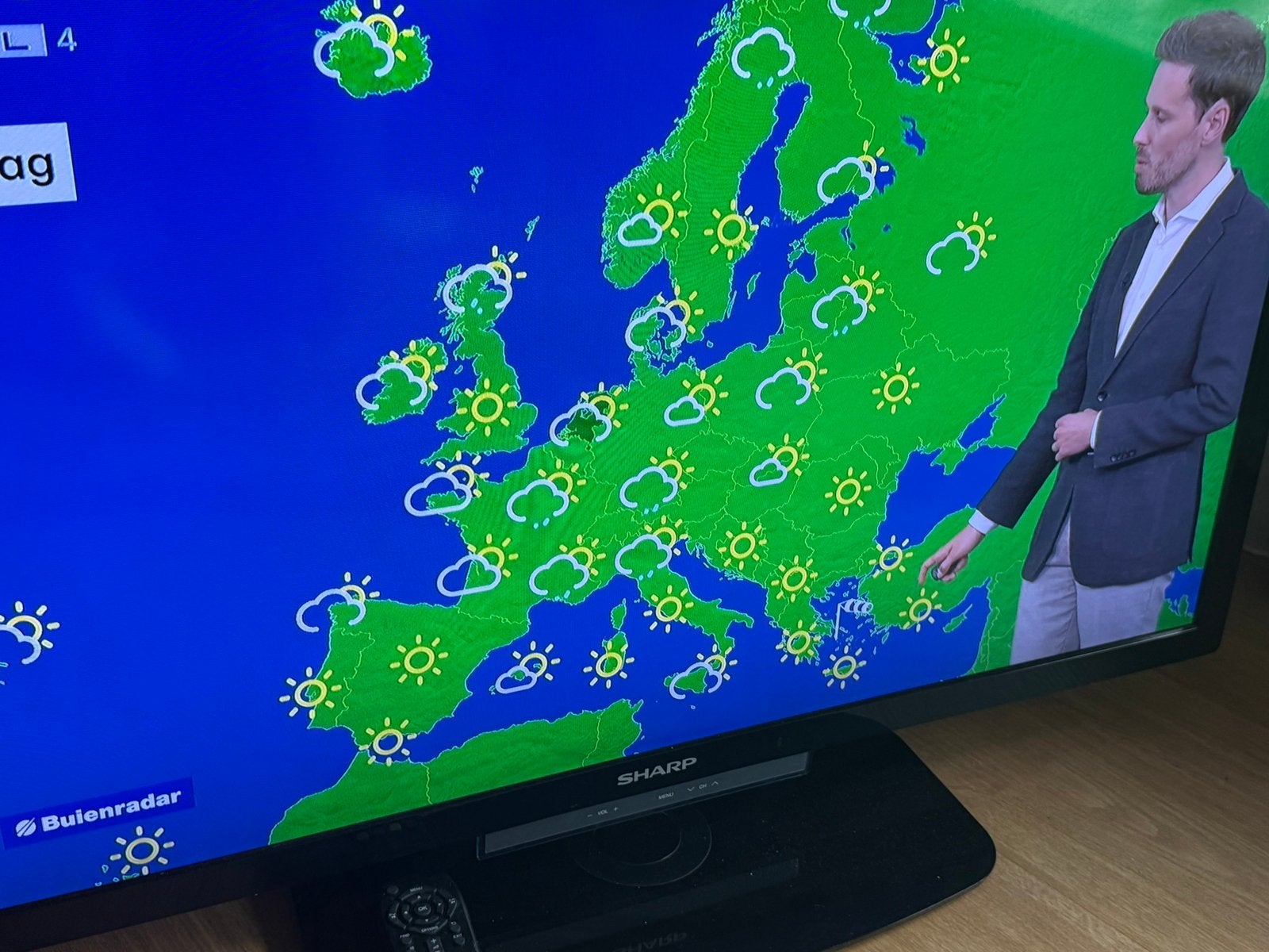 SHARP TV 40 INCH  GOED BEELD&GELUID IZGS, Audio, Tv en Foto, Televisies, 50 Hz, Ophalen of Verzenden, Zo goed als nieuw, 100 cm of meer
