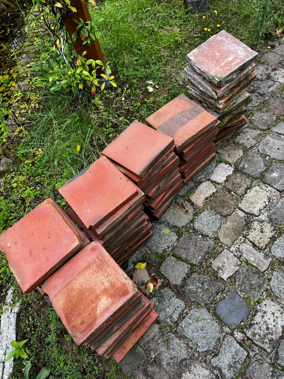 73 oude estriken 21 bij 21 cm, Tuin en Terras, Ophalen, Gebruikt, Keramiek, Minder dan 5 m²