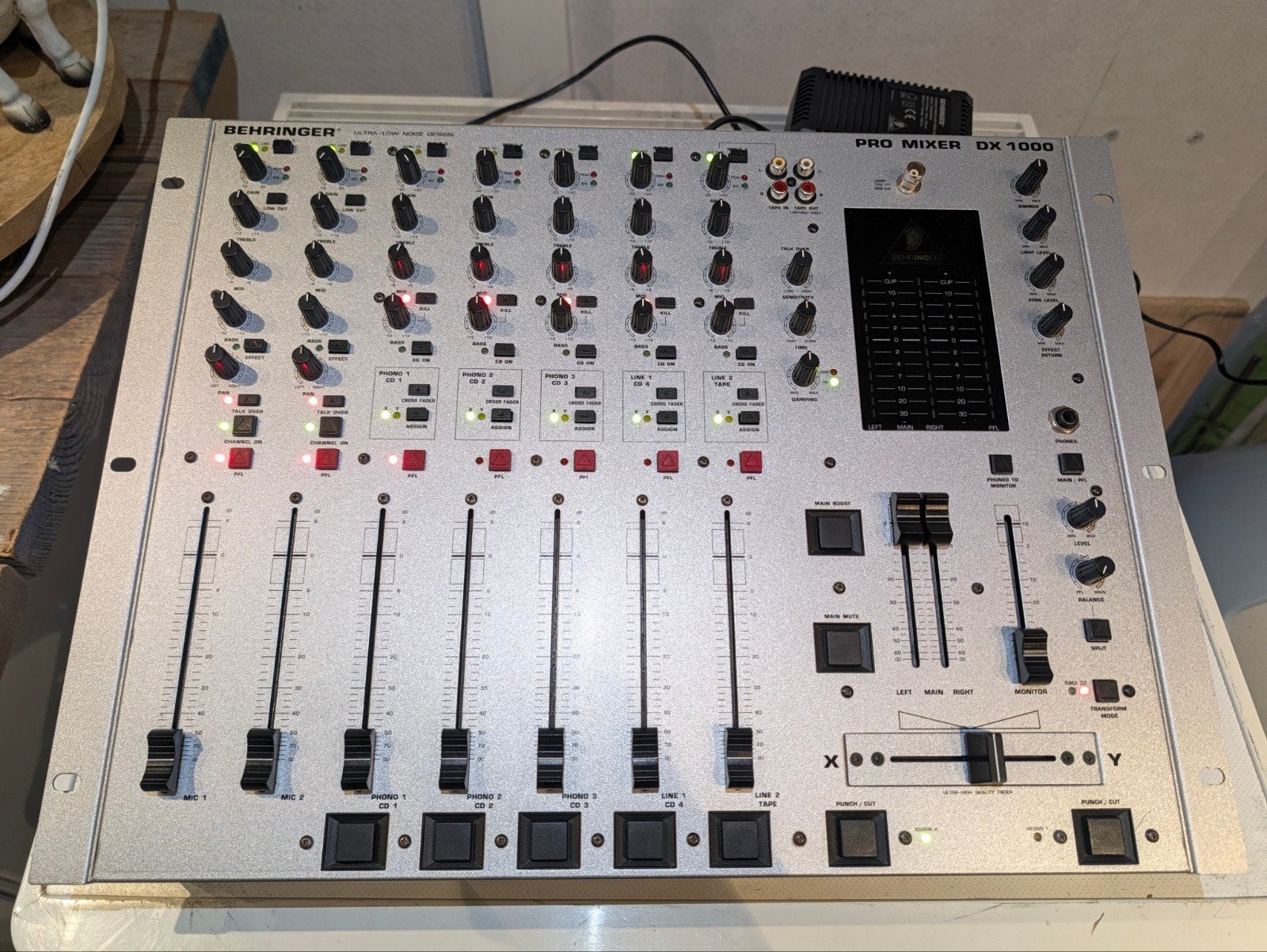 Behringer pro mixer DX 1000, Muziek en Instrumenten, Ophalen, Gebruikt, 5 tot 10 kanalen, Microfooningang