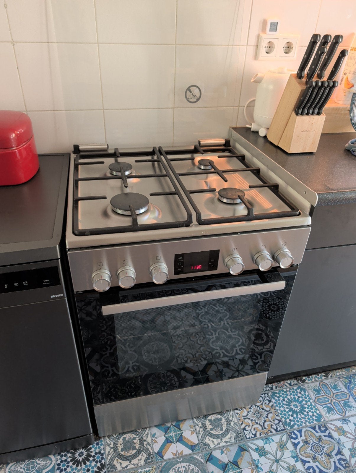 Bosch fornuis met 4-pits gaskookplaat en elektrische oven, Ophalen, Gebruikt, 4 kookzones, Gas