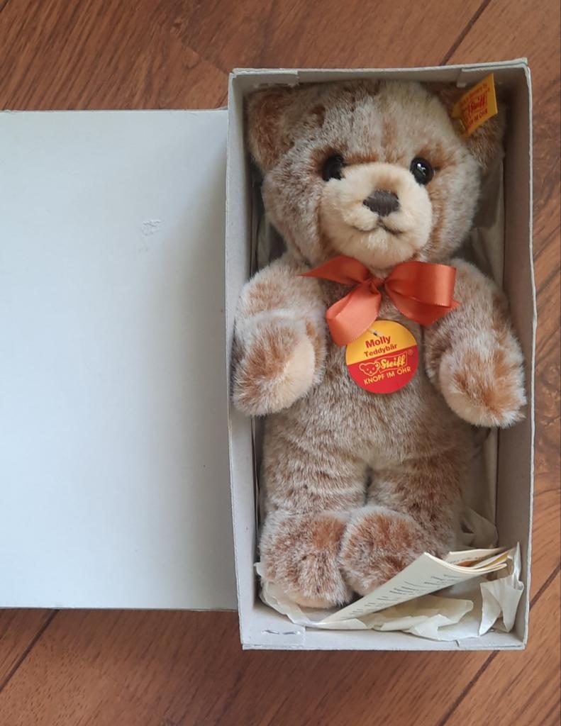 Nieuw in haar doosje, STEIFF, mohair molly beertje., Verzamelen, Ophalen of Verzenden, Nieuw, Stoffen beer, Steiff