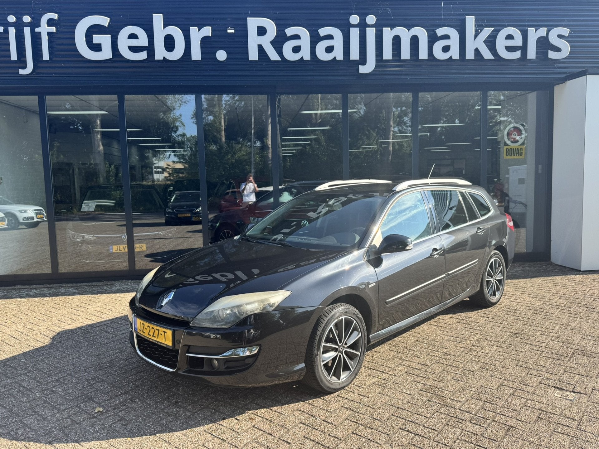 Renault Laguna Estate 1.5 dCi Dynamique*Navi*ECC*EXPORTPRIJS, Gebruikt, 1295 kg, 4 cilinders, Zwart