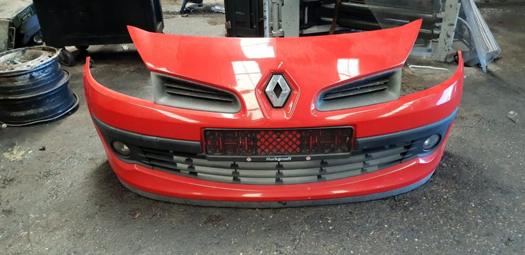 RENAULT CLIO 3 VOORBUMPER PUNTGAAF MET KLEURCODE, Ophalen of Verzenden, Gebruikt, Voor, Bumper