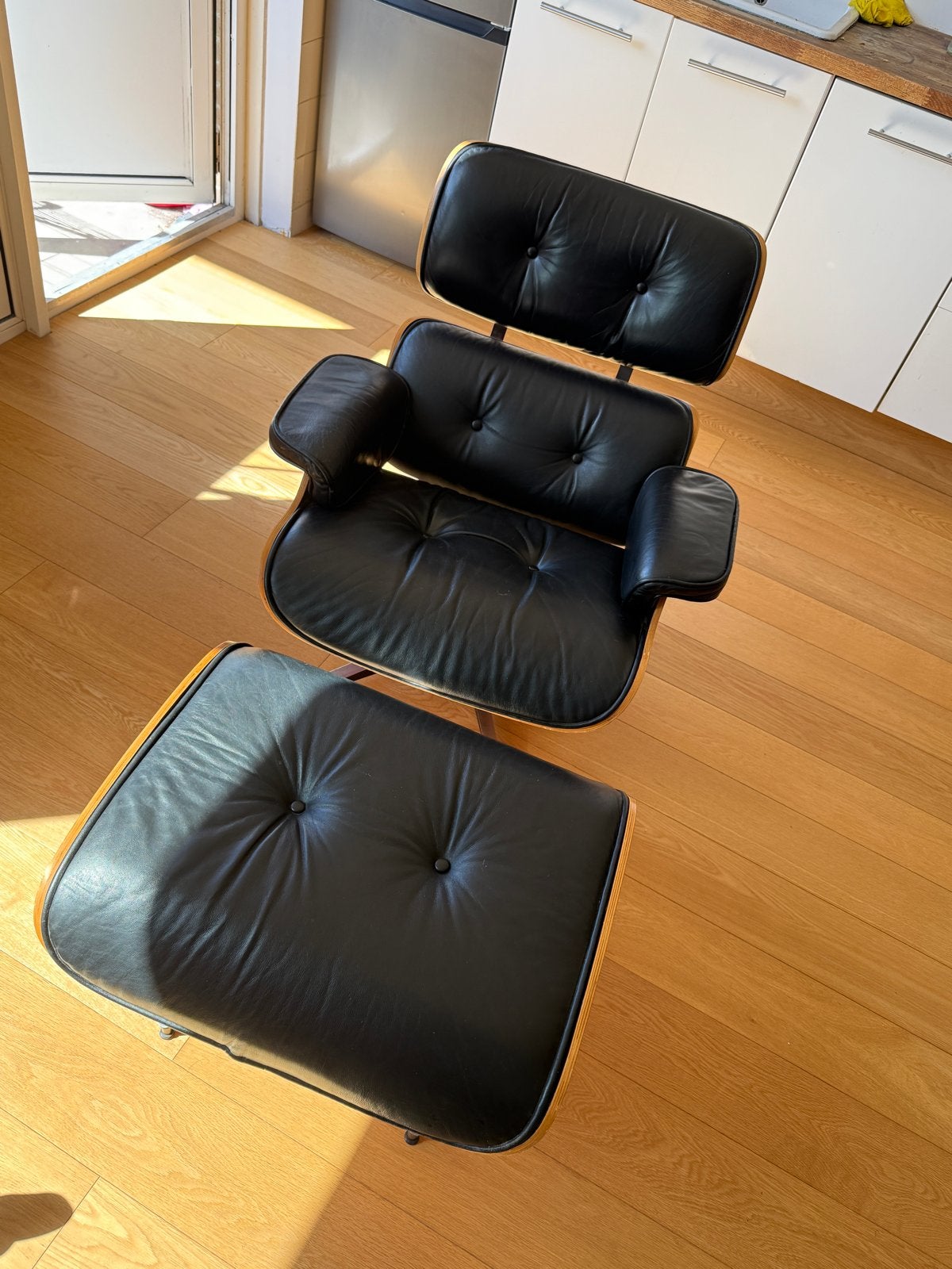 Eames Lounge Chair & Ottoman Ray - Design Stoel hout leer, Ophalen, Zwart, Zo goed als nieuw, Eén