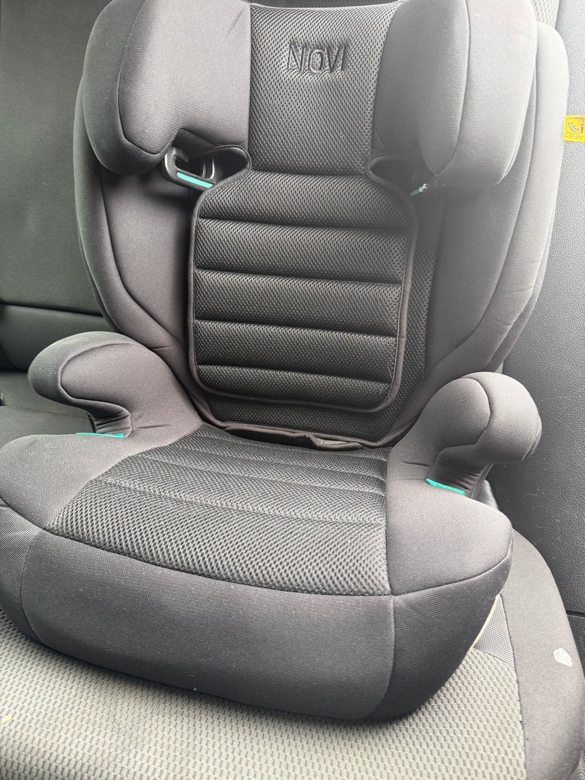 Novi Autostoel kind helemaal niet gebruikt!, Autogordel, Verstelbare rugleuning, Zo goed als nieuw, 9 t/m 36 kg