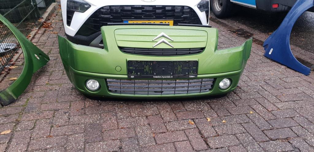 CITROËN C2 VOORBUMPER +MISTLAMPEN BJ 2007, Auto-onderdelen, Carrosserie en Plaatwerk, Bumper, Voor, Gebruikt, Ophalen of Verzenden