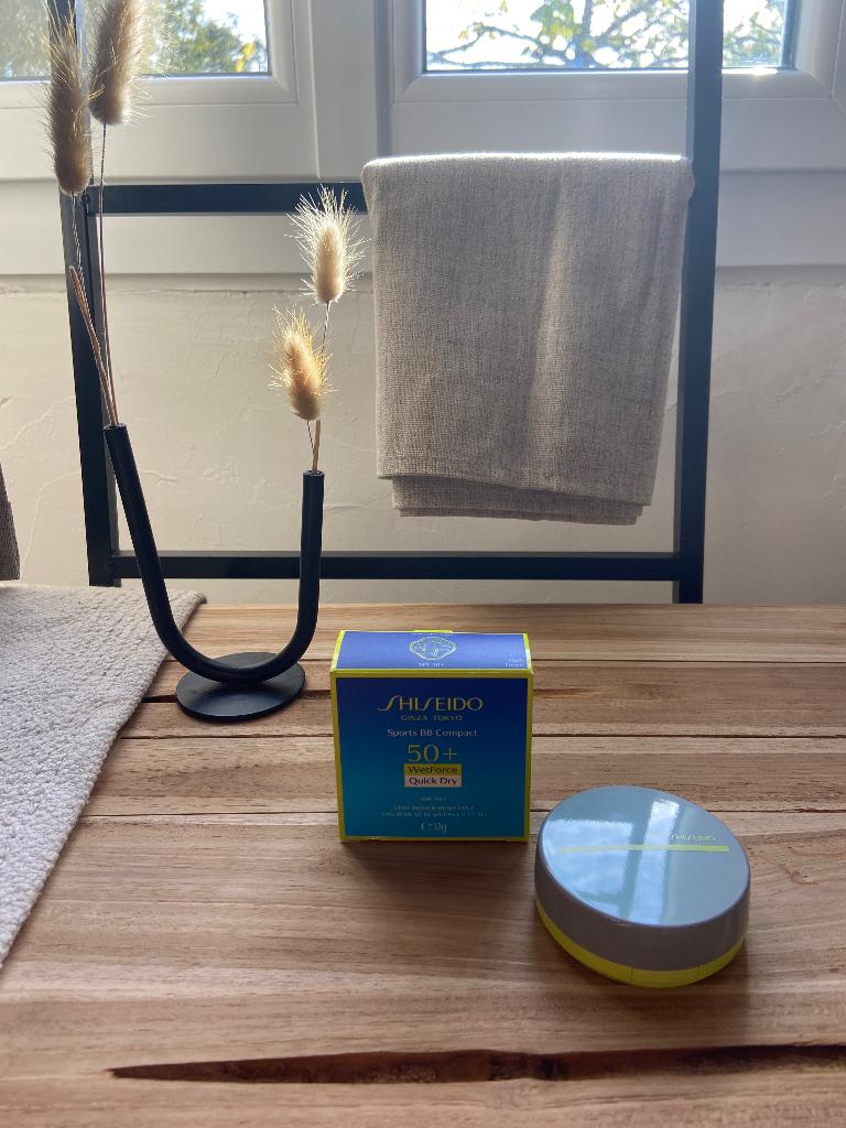 Shiseido Sports BB Compact 50+ Wetdry Quick Day Dark Foncé, Overige kleuren, Gehele gezicht, Nieuw, Ophalen of Verzenden
