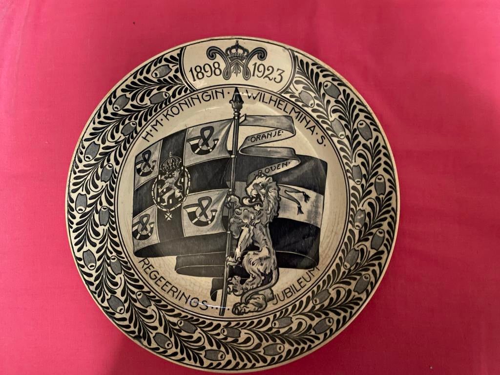 Petrus Regout Wilhelmina Jubileum Bord, Ophalen of Verzenden