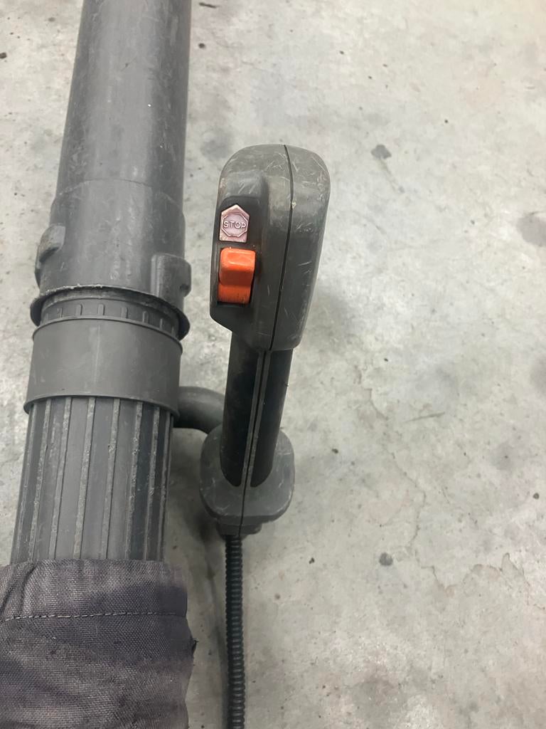 Husqvarna 356BT bladblazer - 2013, Ophalen, Gebruikt, Benzine, Ruggedragen