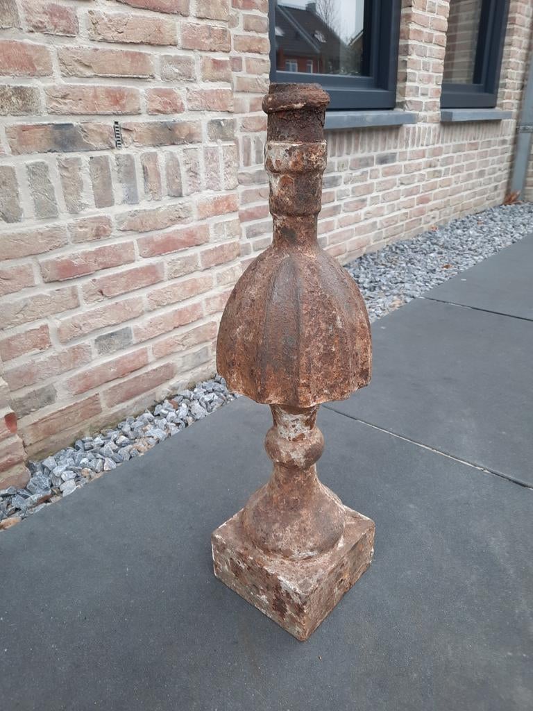 IJzeren Tuinornament / sokkel poot onderstel - 70cm hoog, Tuin en Terras, Tuinbeelden, Ophalen, Gebruikt, Metaal, Abstract beeld