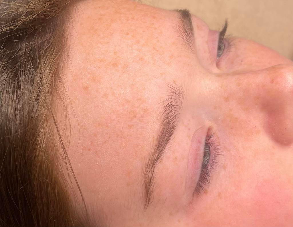 Brow salon, Sieraden, Tassen en Uiterlijk, Uiterlijk | Gezichtsverzorging, Ophalen of Verzenden, Zo goed als nieuw, Gehele gezicht