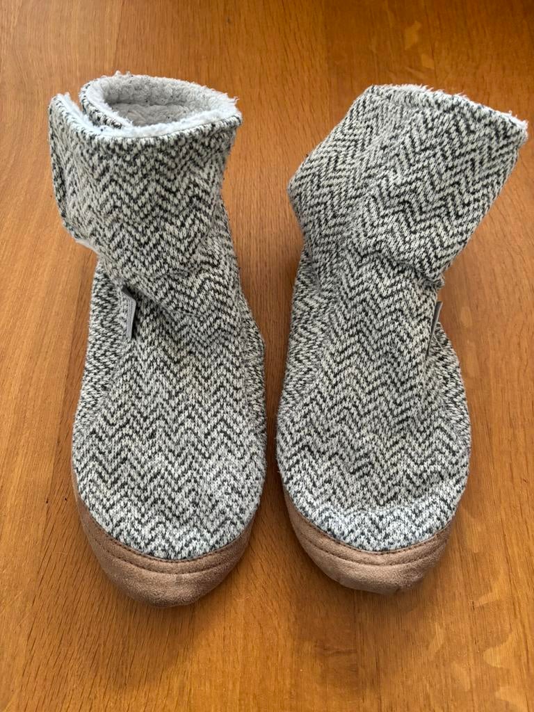 Ayacucho pantoffels - als nieuw, Beige, Ophalen of Verzenden, Zo goed als nieuw, Pantoffels of Sloffen