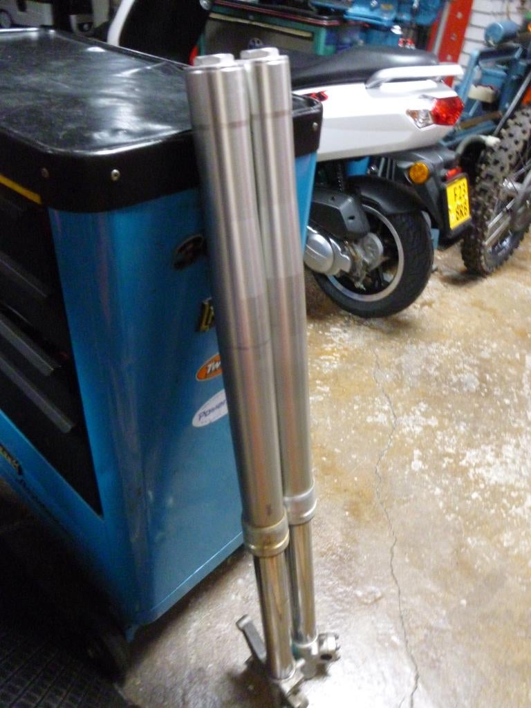 klx 650 c voorvorkpoten compleet en koppelingshuis rond 1994, Ophalen, Gebruikt
