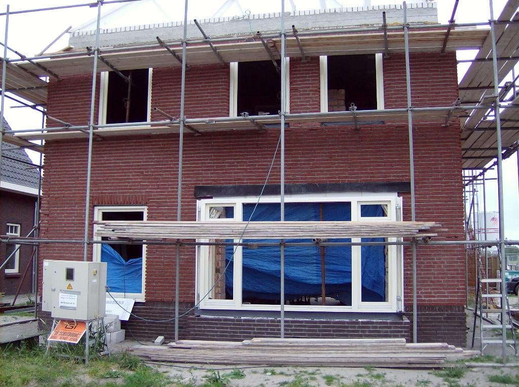 TE HUUR STEIGER VOOR KOMPLEET WOONHUIS €900.-, Ophalen of Verzenden, Gebruikt