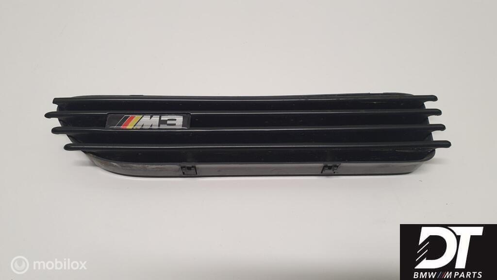 Grille links spatbord zwart BMW M3 E46 51132694607, Gebruikt, Ophalen of Verzenden, BMW, BMW