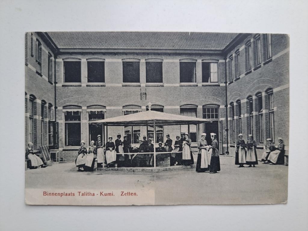 Zetten, Binnenplaats Talitha - Kumi, Ophalen of Verzenden, Gelderland