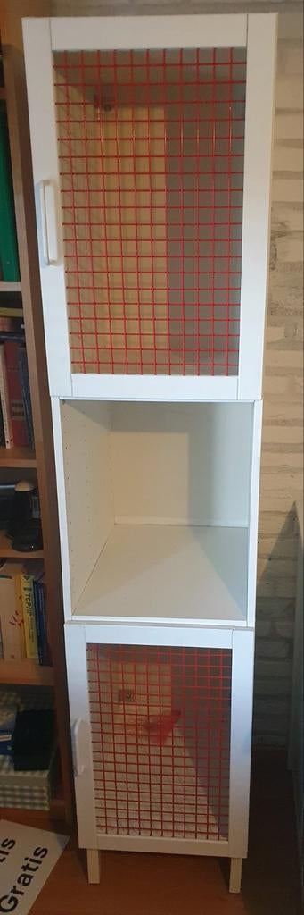 Witte kast met rode deuren, Ophalen of Verzenden, Gebruikt, 25 tot 50 cm, 150 tot 200 cm