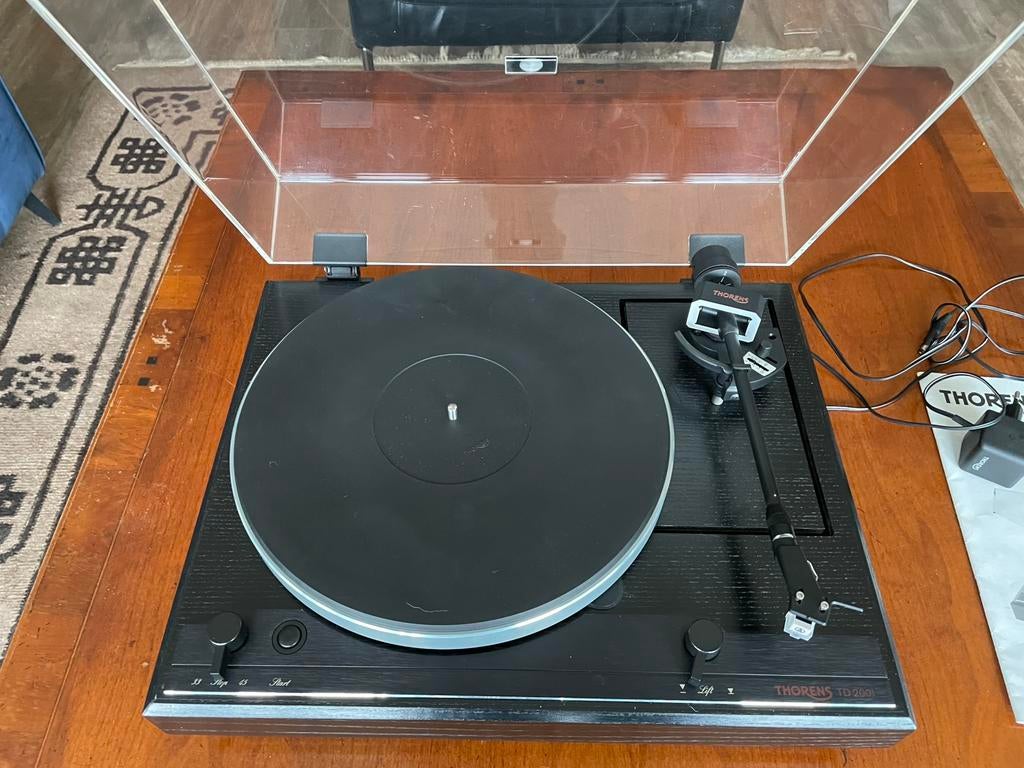 Thorens td 2001 in mint conditie, Audio, Tv en Foto, Platenspelers, Ophalen, Zo goed als nieuw, Platenspeler, Thorens
