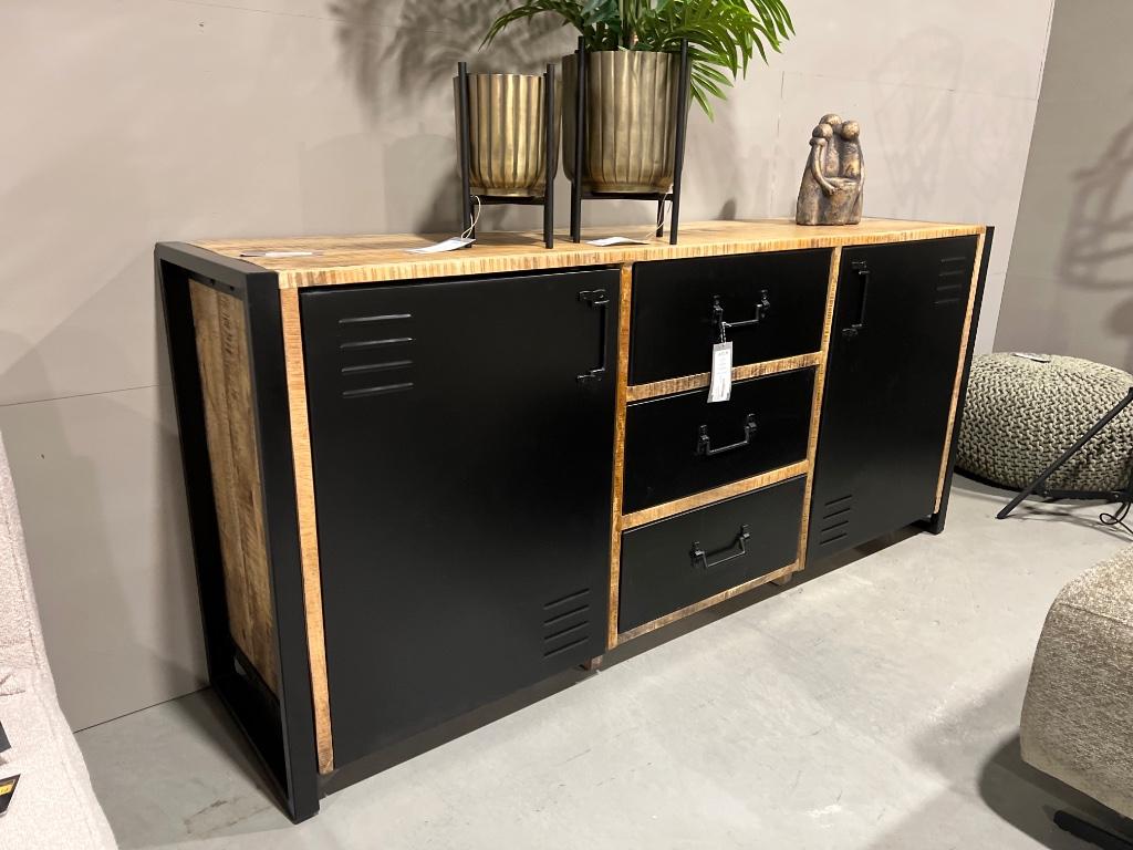 DRESSOIR BRUSSELS | ROUGH | MANGOHOUT | ZWART METAAL, Gebruikt, Met deur(en), 150 tot 200 cm, Industrieel, modern, luxe