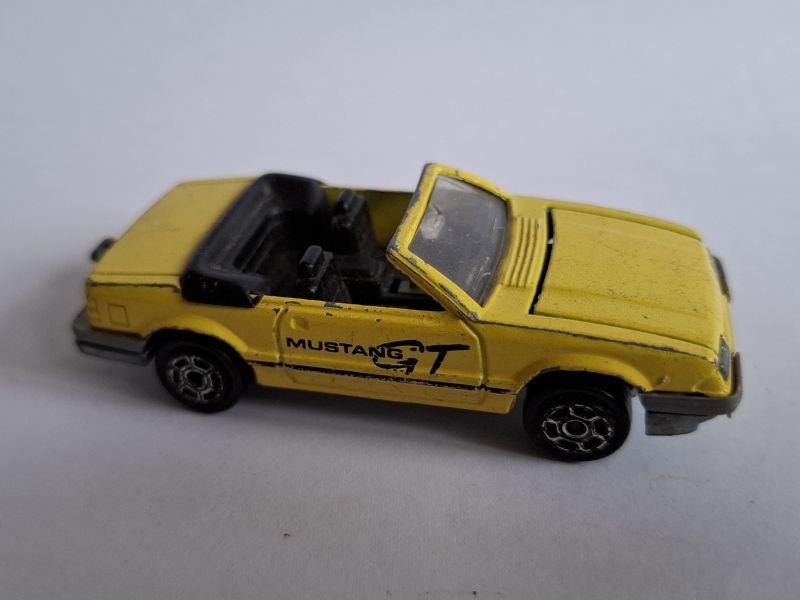 FORD Mustang Convertible GT geel open motorkap Majorette 3", Ophalen of Verzenden, Zo goed als nieuw, Auto